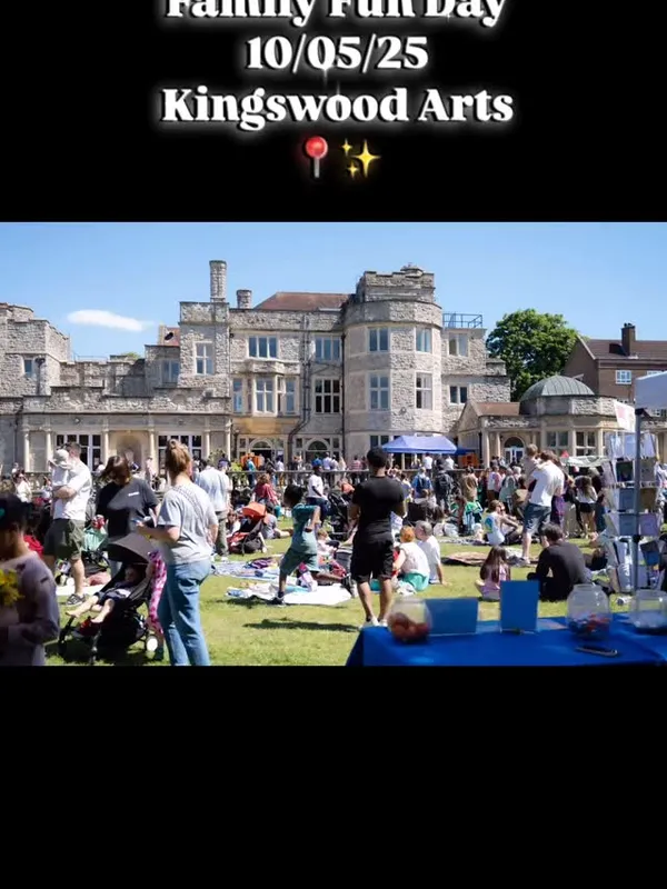 What a GORGEOUS day we had at our Family Fun Day on the 10th May! 🤩

A massive thank you to everyone who brought along a stall, some music, entertainment or who helped out on the day! 🙌

Pictures by the brilliant @zerotwo.one.photography 📷

#kingswoodarts #community #familyfunday #selondon #freeevents #dulwichfestival #livemusic